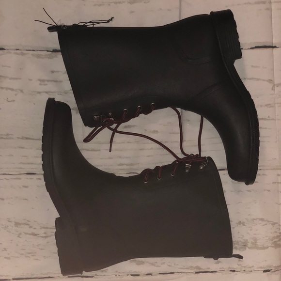 NWOT rain boots with laces - Picture 3 of 7